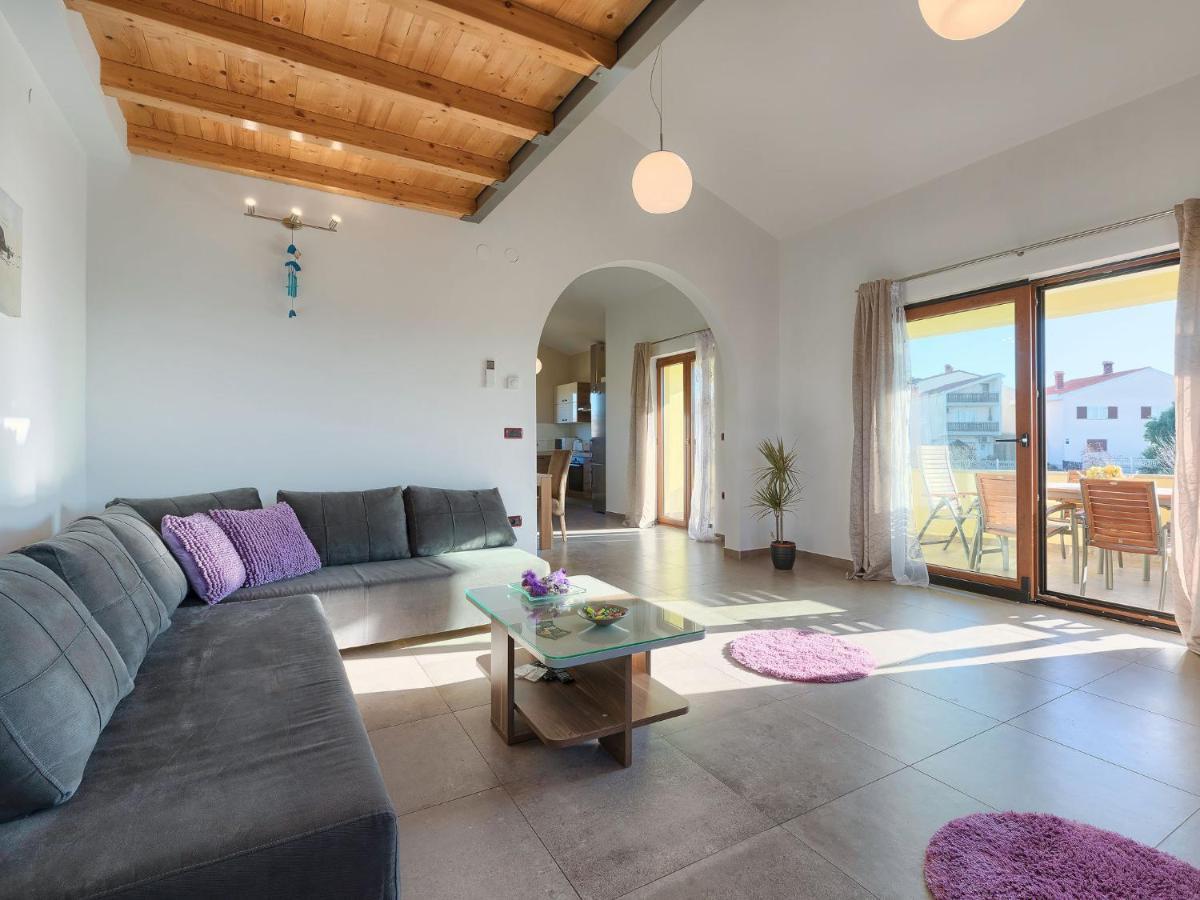 Holiday Home Linden Tree By Interhome Pula Exterior photo