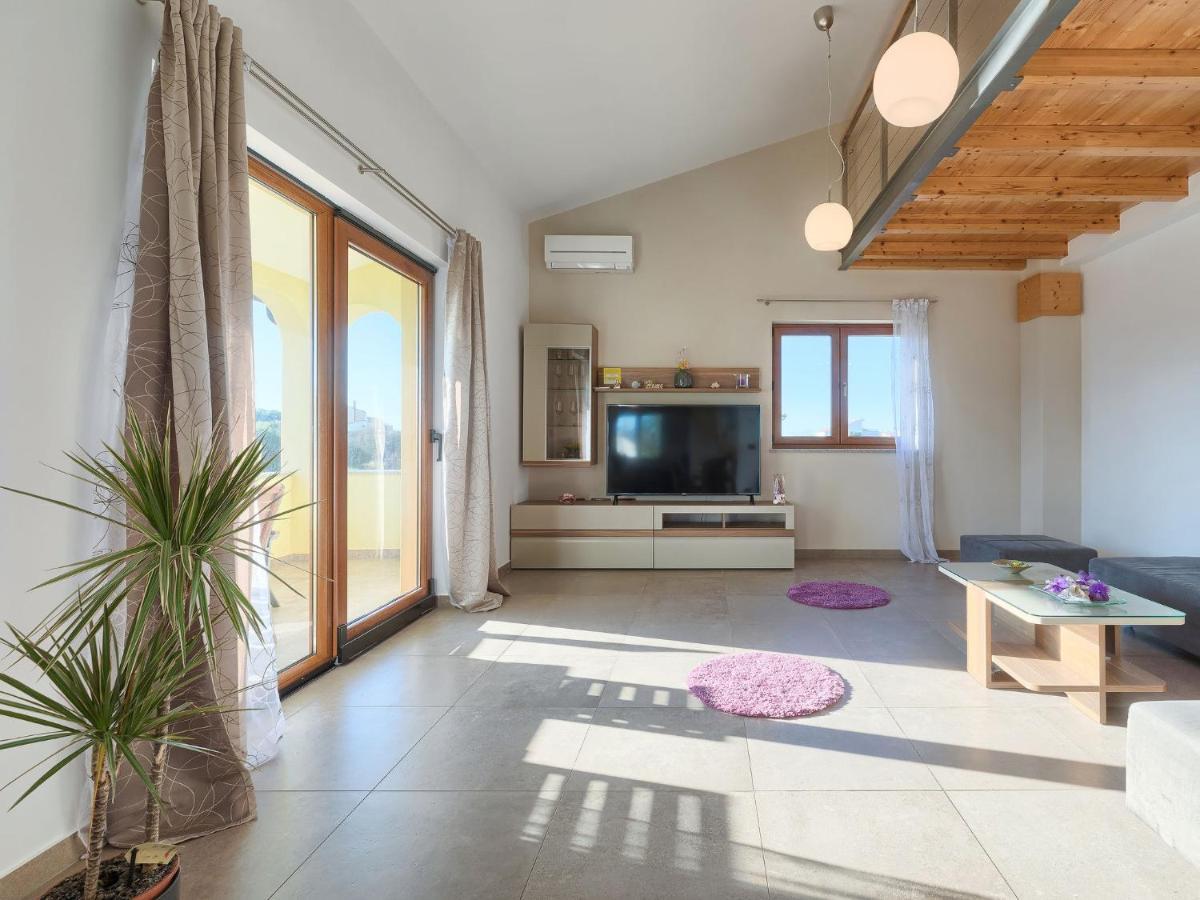 Holiday Home Linden Tree By Interhome Pula Exterior photo